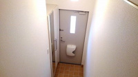 落ち着いた玄関です