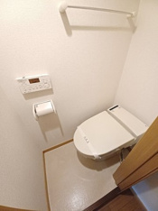 清潔感のあるトイレです