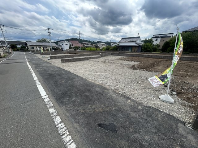 新築　高崎市石原町第25　Livele Garden.S　3号棟の前面道路含む現地写真|現地写真　東側接道幅員約3.8ｍ