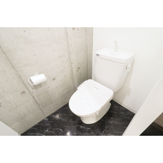アーデンタワー南堀江のトイレ|ゆったりとした空間のトイレです