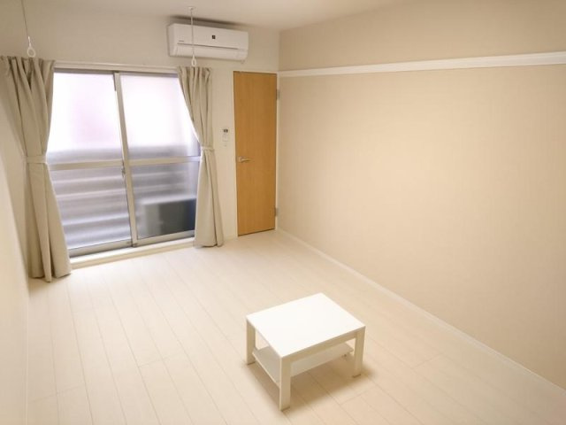 ゆったり過ごせるリビングです