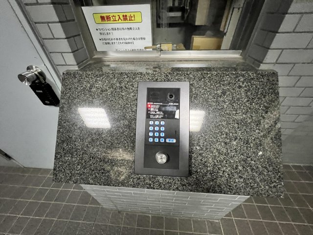 清潔なエントランスです