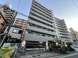 落ち着いた雰囲気の外観です