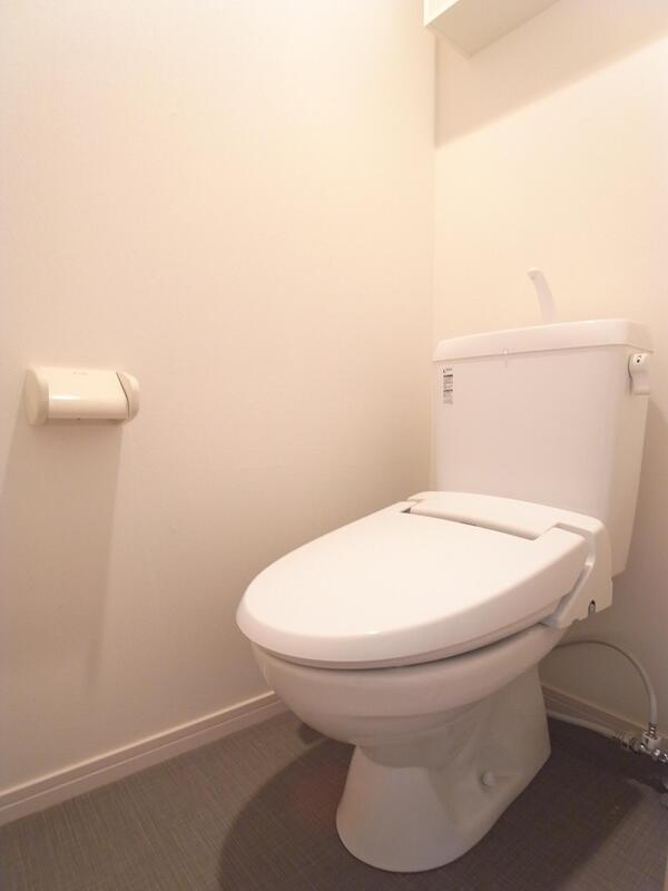 コンパクトで使いやすいトイレです