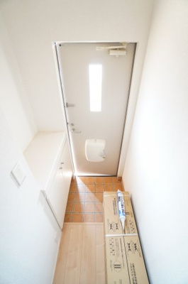 【玄関】 | アヴァンツァート | ※同物件・反転タイプの写真です。