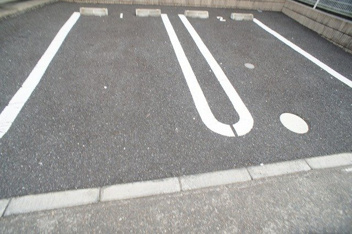 車をお持ちの方に嬉しい駐車場付きの物件です