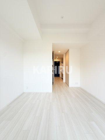 IW RESIDENCE大阪CREST TAPPの居間・リビング