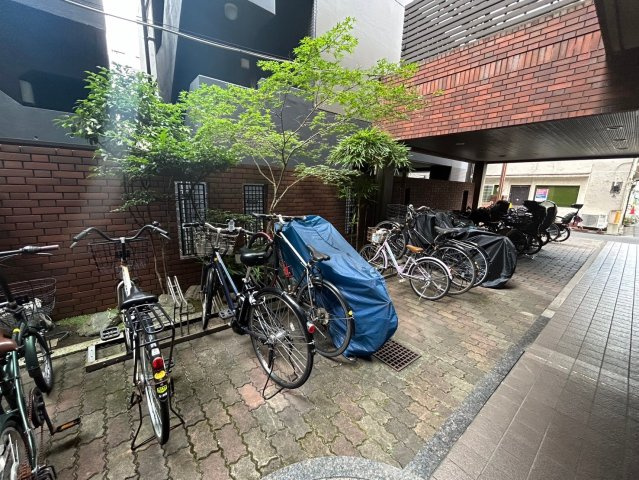 ポーロニアクレストの駐車場