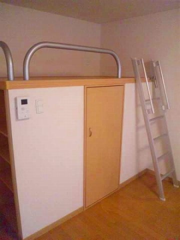ゆったり過ごせる居間です