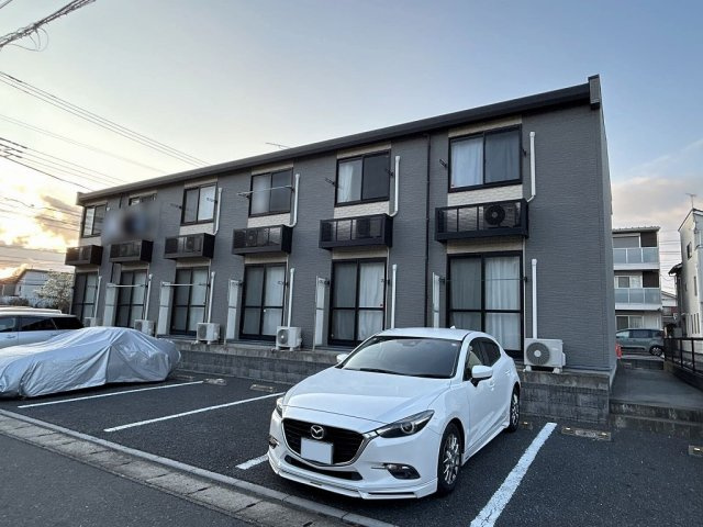 落ち着いた雰囲気の外観です