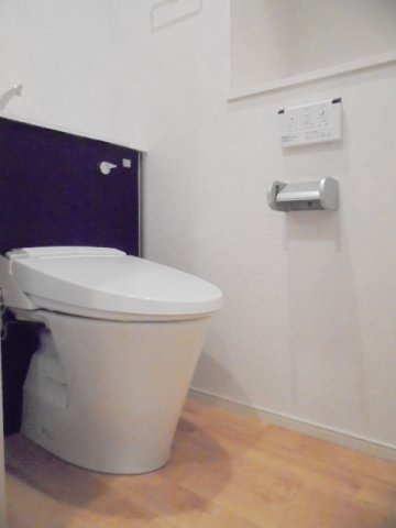 コンパクトで使いやすいトイレです