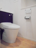 コンパクトで使いやすいトイレです