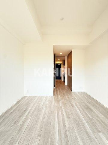 IW RESIDENCE大阪CREST TAPPの居間・リビング