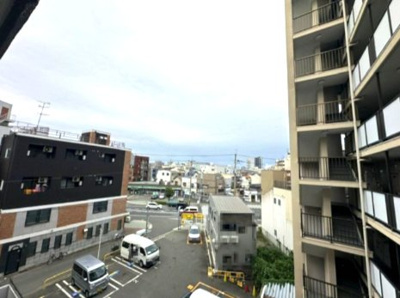 【展望】 | 北野ハイツ | 近隣に大きな建物が無いので開放的！陽当り・周辺環境も合わせて、ぜひ現地をご覧ください。