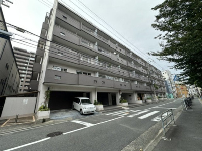 【外観】 | 北野ハイツ | 阪急宝塚本線・神戸線・京都線の3路線が乗り入れる「十三」駅まで徒歩11分！教育施設や公園が身近にあり、子育て世帯にもオススメ。
