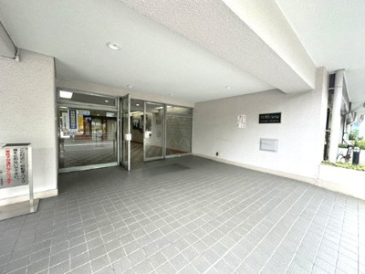  | 北野ハイツ | 住まう方を迎え入れるエントランス！清潔で管理が行き届いています。スーパーやコンビニが近く買物便利な立地。