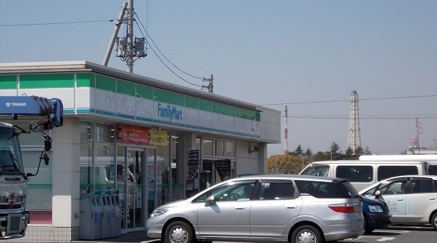 ファミリーマート市原岩崎店まで450m