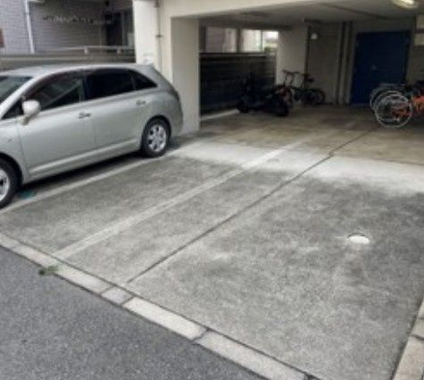 エルスタンザ浦和常盤の駐車場