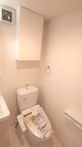 コンパクトで使いやすいトイレです