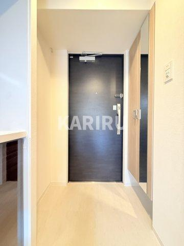IW RESIDENCE大阪CREST TAPPの玄関