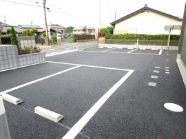 駐車場に車を止められます