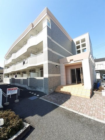 落ち着いた雰囲気の外観です