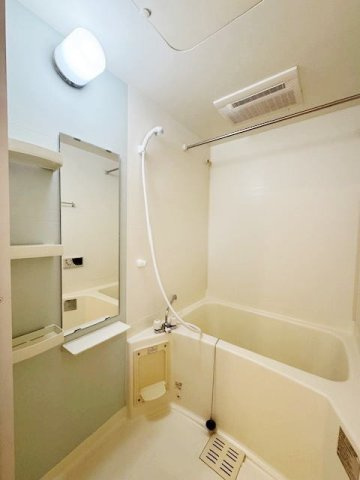落ち着いた空間のお風呂です