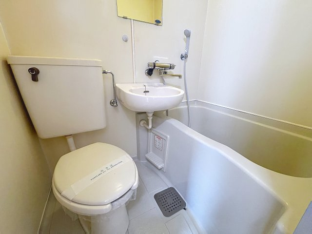 フリーダム本原の浴室|バス・トイレ同室なので掃除がラクラク