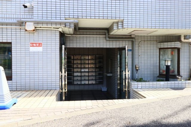 清潔なエントランスです