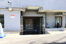 清潔なエントランスです