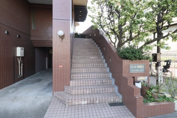 ゆとりのあるエントランスです