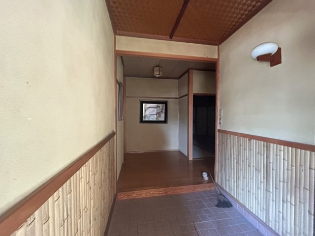 26/7/7商談中　戸建　飛騨市神岡町館野町　500万（2026/4/29新規）の玄関