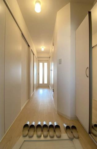 福富グリーンマンションの玄関