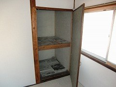 山中アパートの収納