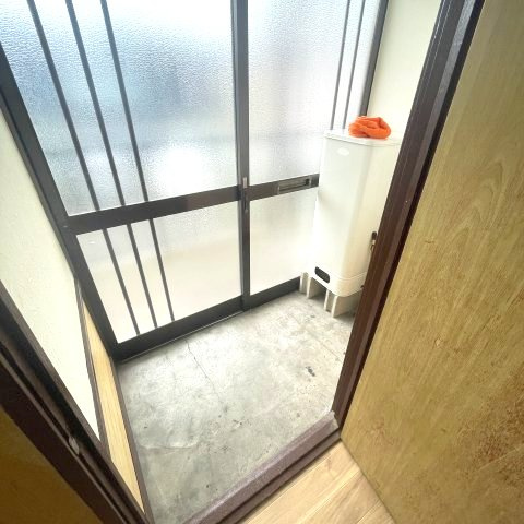武田アパートの玄関