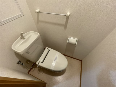 【トイレ】 | セレノ・カーサ | ※同建物別部屋の写真、反転タイプになります。