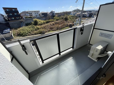 【バルコニー】 | セレノ・カーサ | ※同建物別部屋の写真、反転タイプになります。