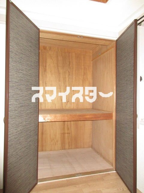 立川市高松町１丁目の賃貸マンションの収納