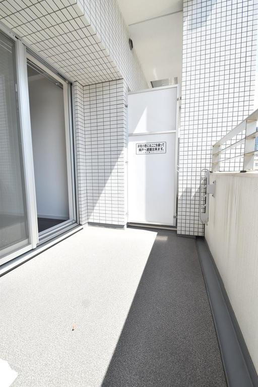 大阪市都島区片町１丁目の賃貸マンションのバルコニー