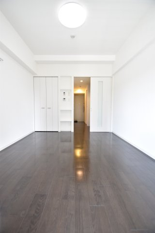 大阪市都島区片町１丁目の賃貸マンションの居間・リビング