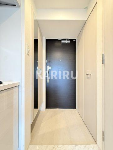 IW RESIDENCE大阪CREST TAPPの玄関