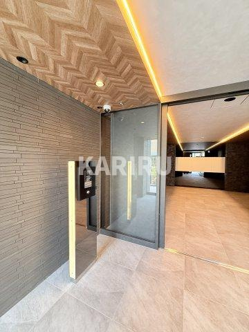 IW RESIDENCE大阪CREST TAPPのエントランス