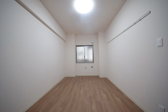 【寝室】 | ＥＮＳＥＭＢＬＥ | 落ち着いて過ごせるお部屋なので、寝室にいかがでしょうか
