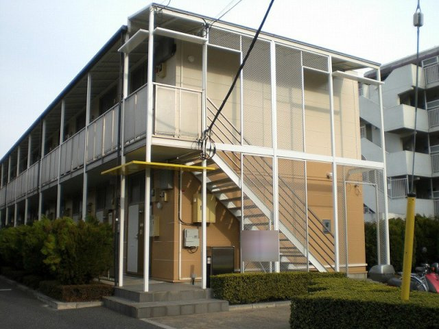 レオパレスジュロミラの外観