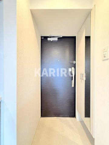 IW RESIDENCE大阪CREST TAPPの玄関