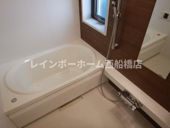 シャーメゾン渚の浴室