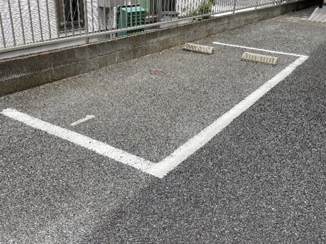 レオパレス三浦海岸Ａの駐車場