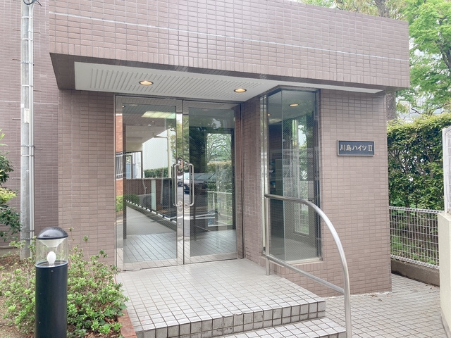 川島ハイツⅡのエントランス