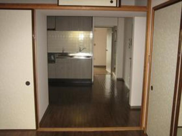 川島ハイツⅡの居間・リビング