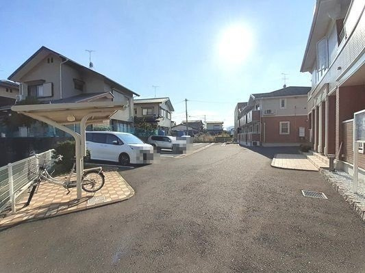グランディールⅡ番館の駐車場|カースペースがあります